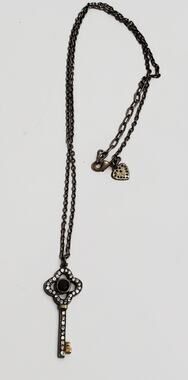 Stella & Dot Clover Key Rhinestone Necklace 19"